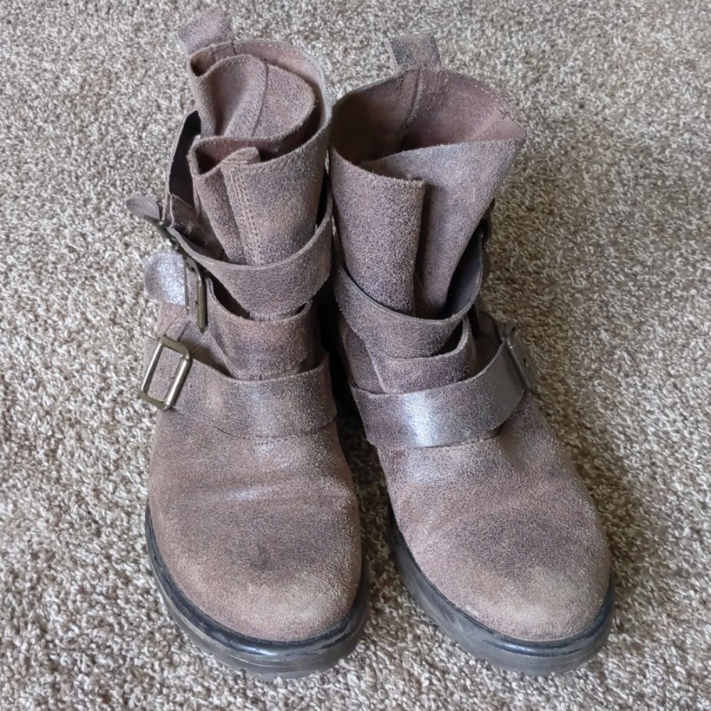 Steve Madden boots